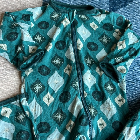 Kickee Pants 6-9 month Coverall Zip-Up Christmas Ornaments Green Print - Picture 7 of 15